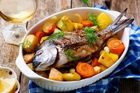 Akdeniz diyeti için pişmiş balık